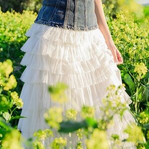 Elegant White Layered Tiered Tulle/Mesh Maxi Skirt